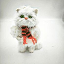 Кот белый с шарфом 20*11
