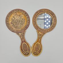 Зеркало с ручкой Корзинка с цветами и бабочками